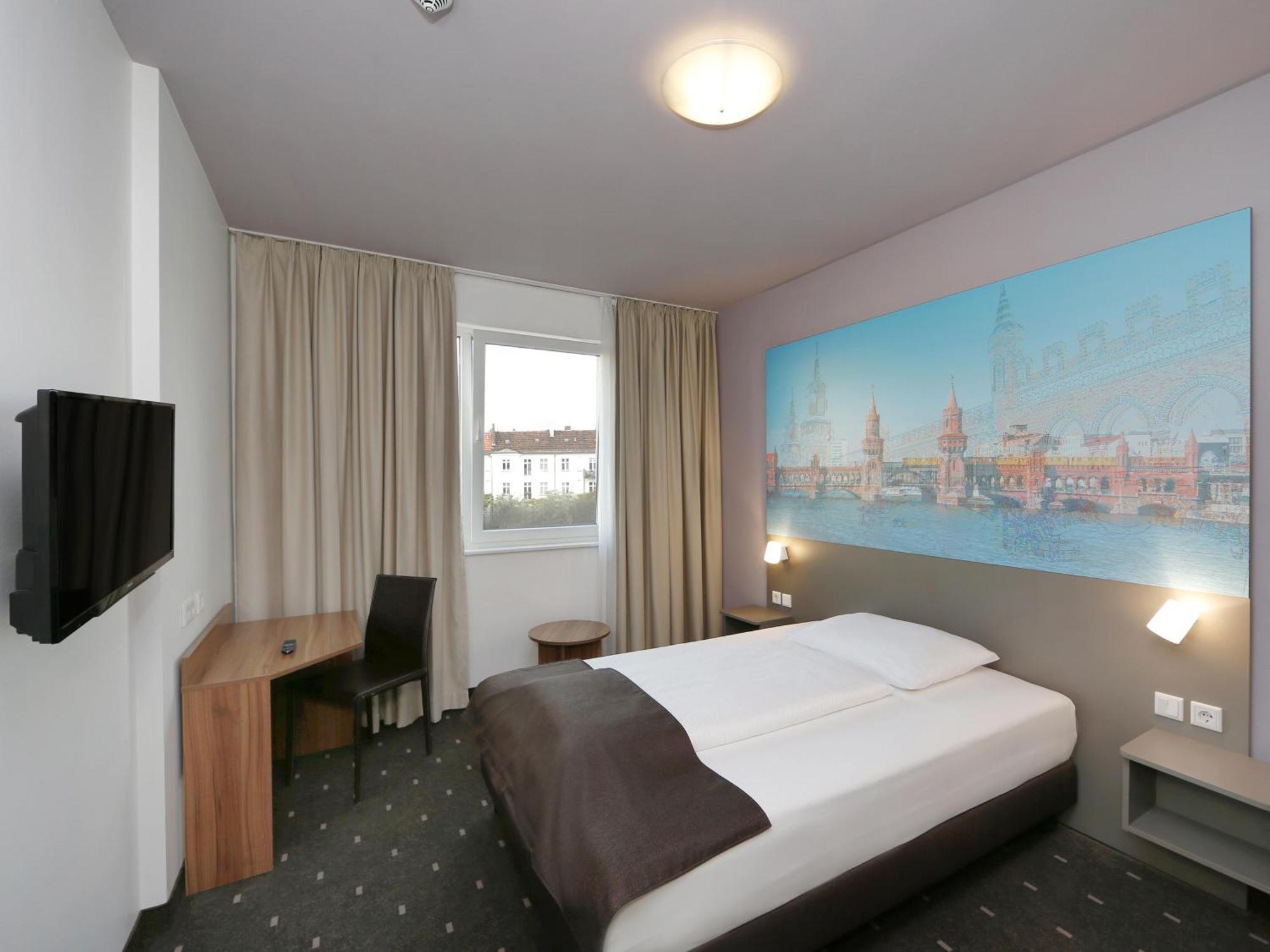 B&B Hotel Berlin City-Ost Exteriör bild