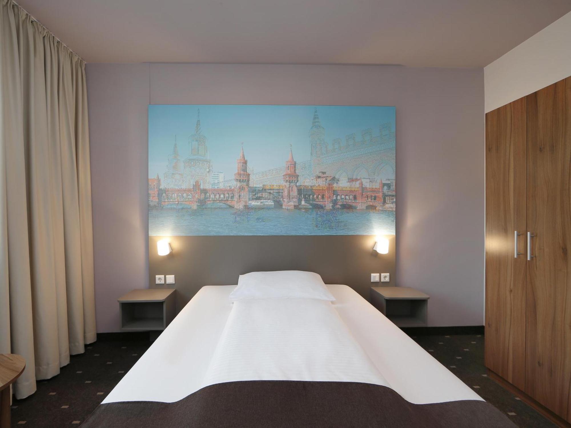 B&B Hotel Berlin City-Ost Exteriör bild