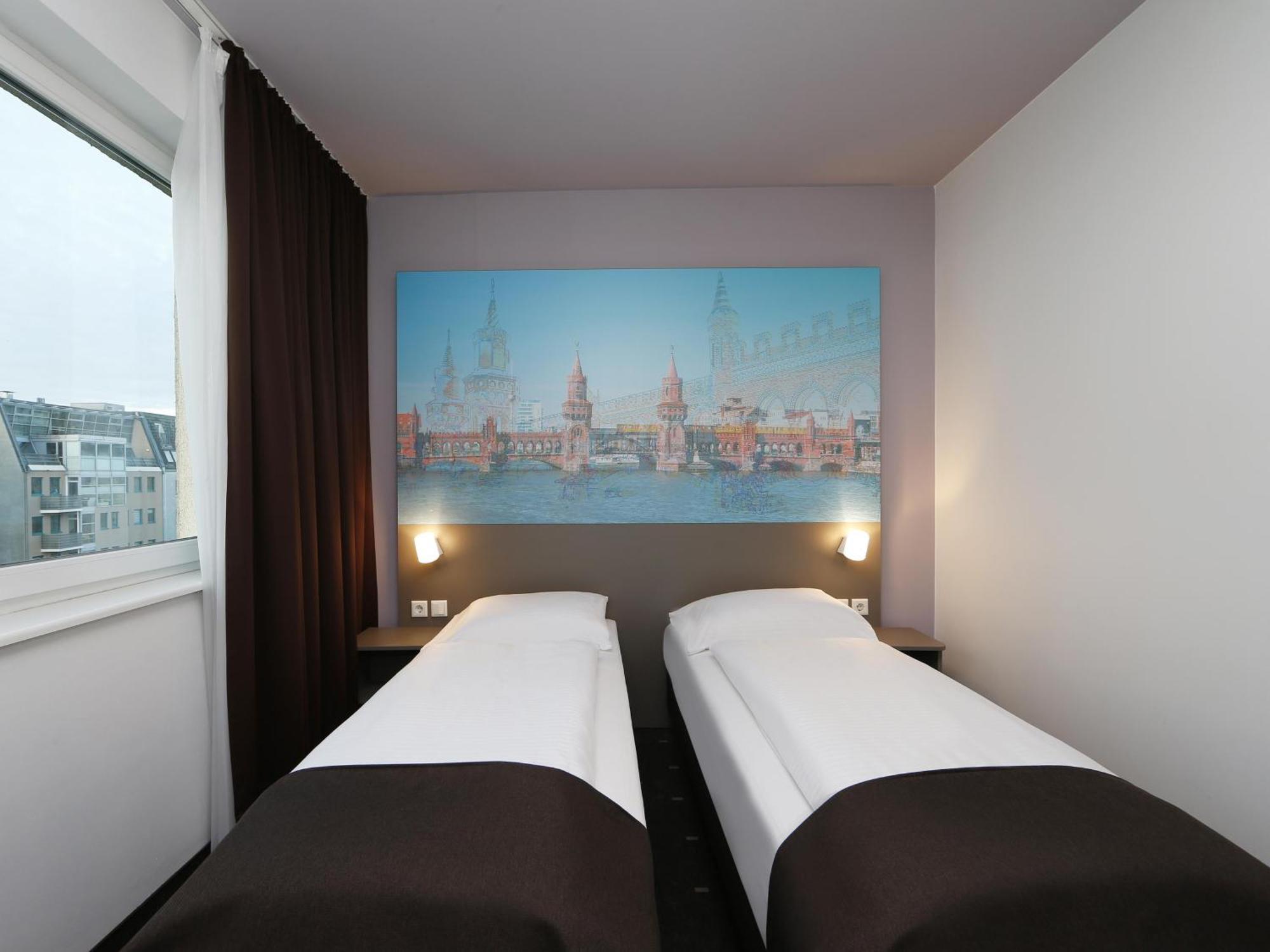 B&B Hotel Berlin City-Ost Exteriör bild