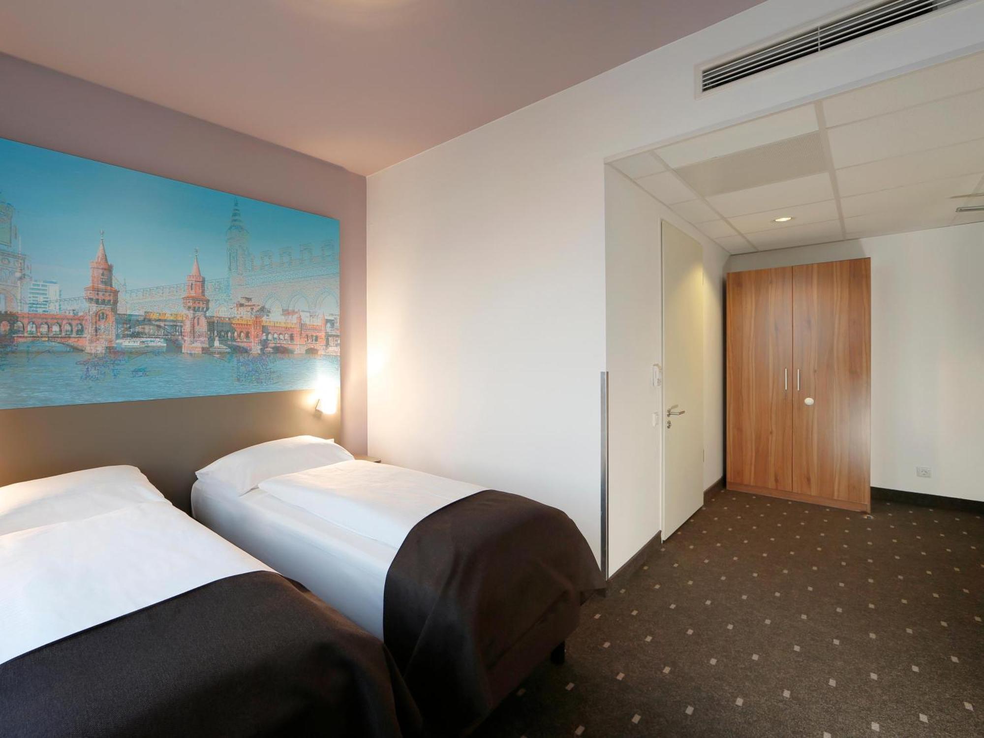 B&B Hotel Berlin City-Ost Exteriör bild