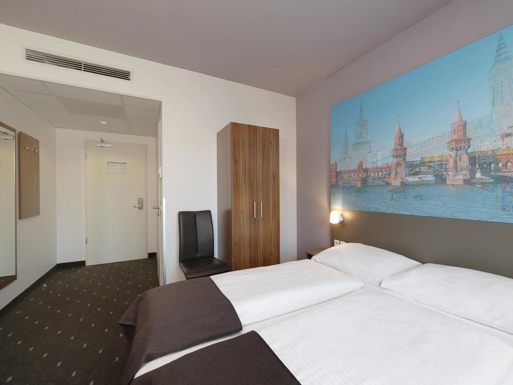 B&B Hotel Berlin City-Ost Exteriör bild