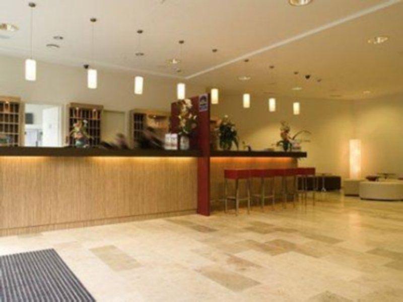 B&B Hotel Berlin City-Ost Exteriör bild
